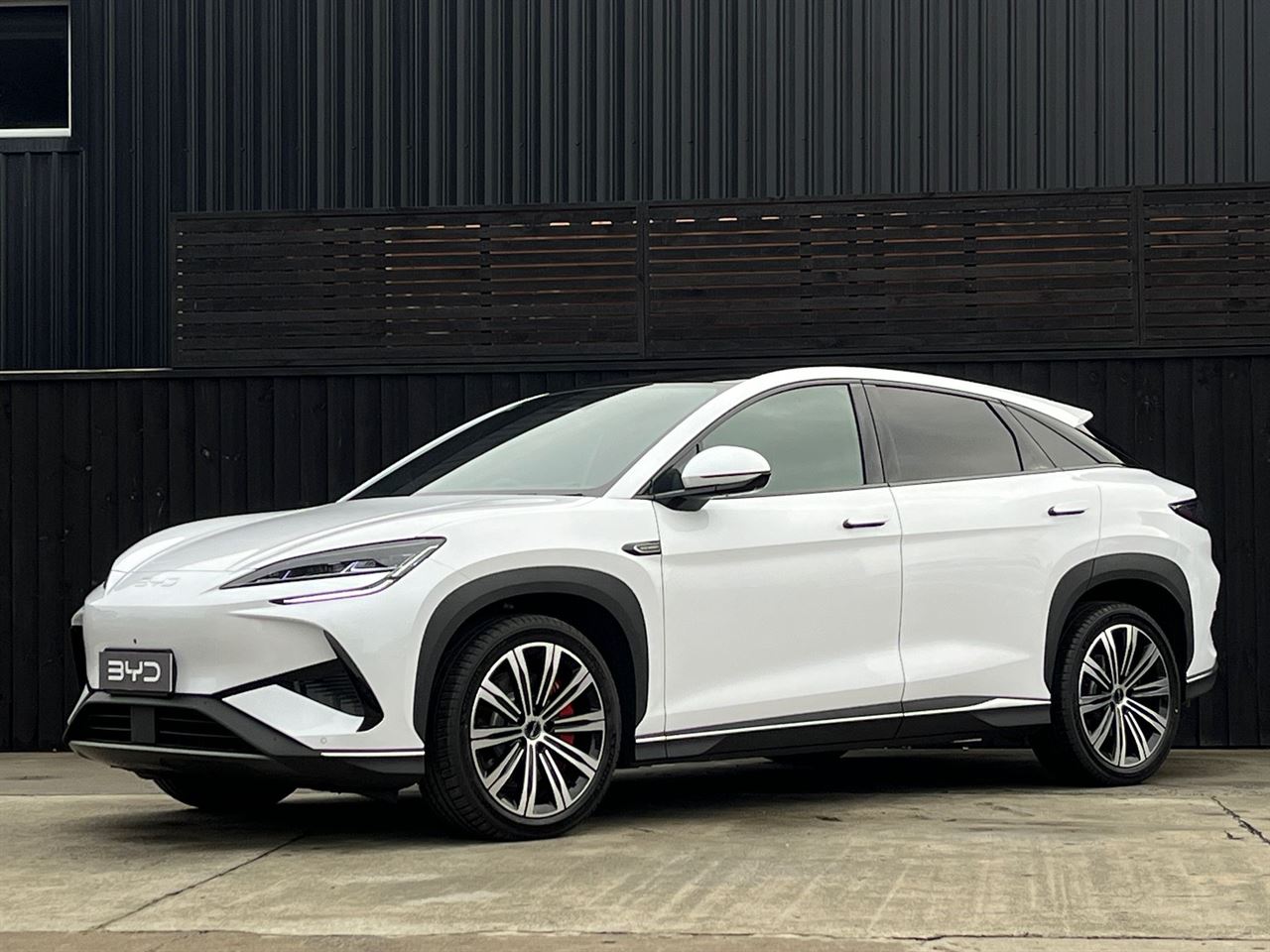 Vehicle image 5