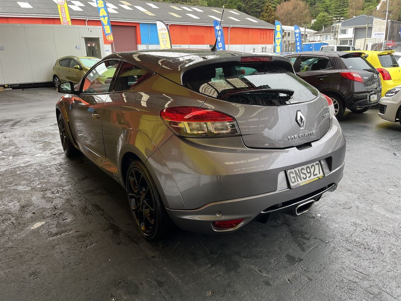 Vehicle image 4