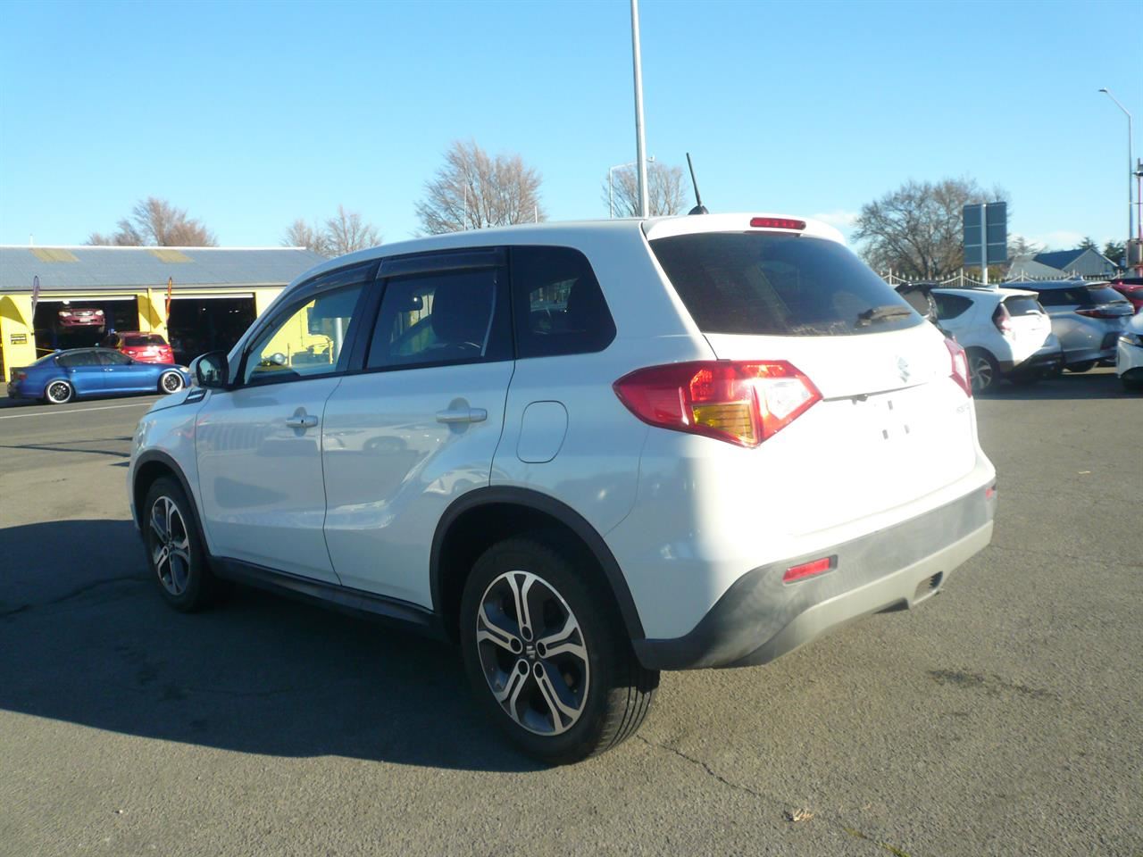 Vehicle image 4
