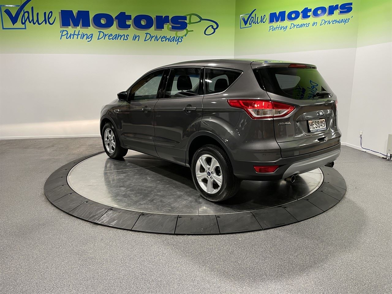 Vehicle image 5