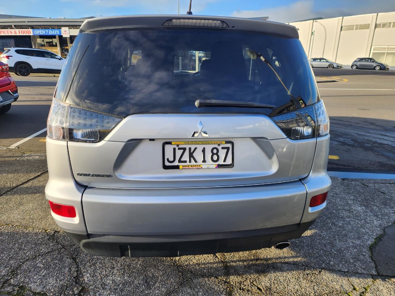 Vehicle image 4