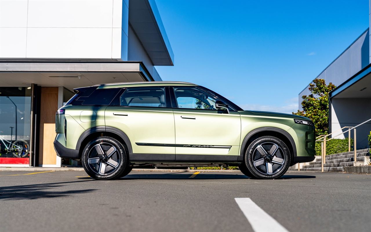 Vehicle image 3