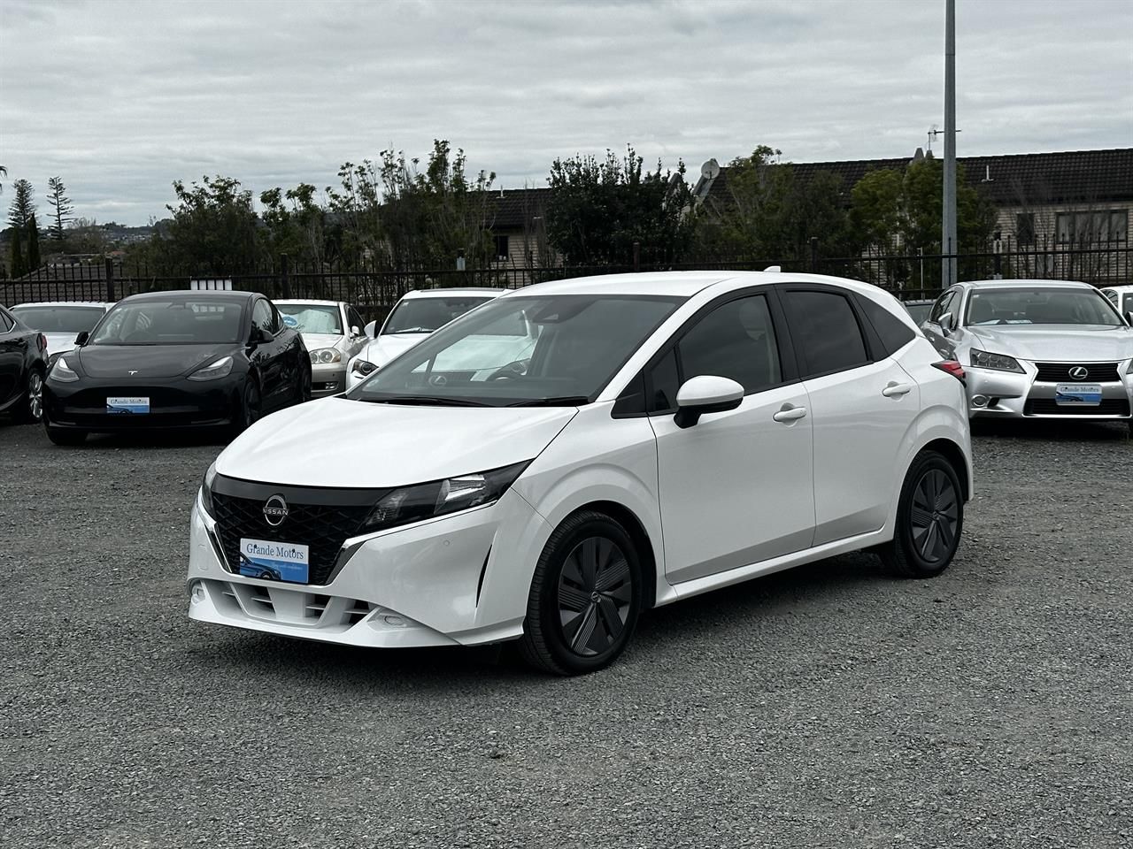 Vehicle image 3