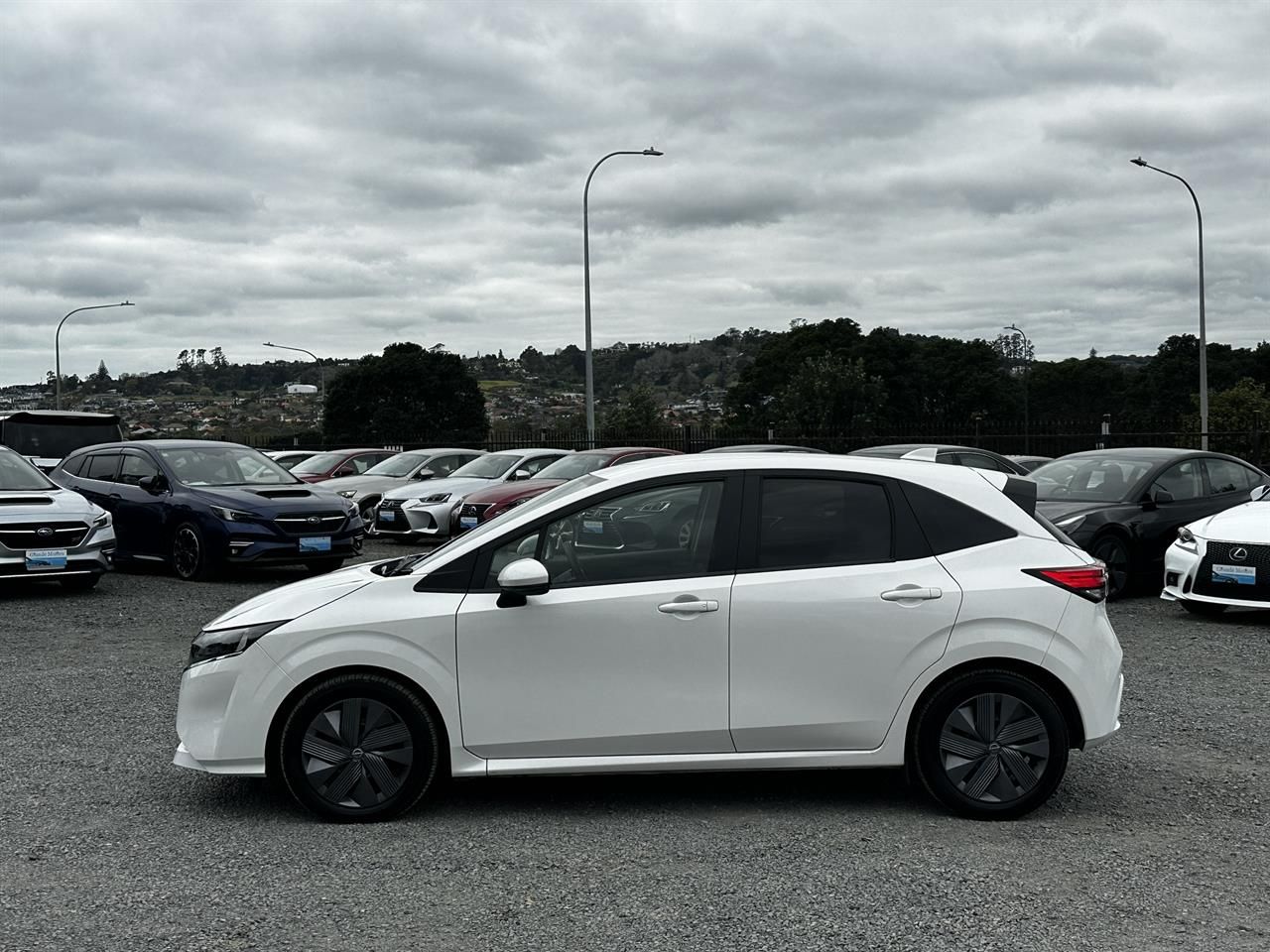 Vehicle image 4