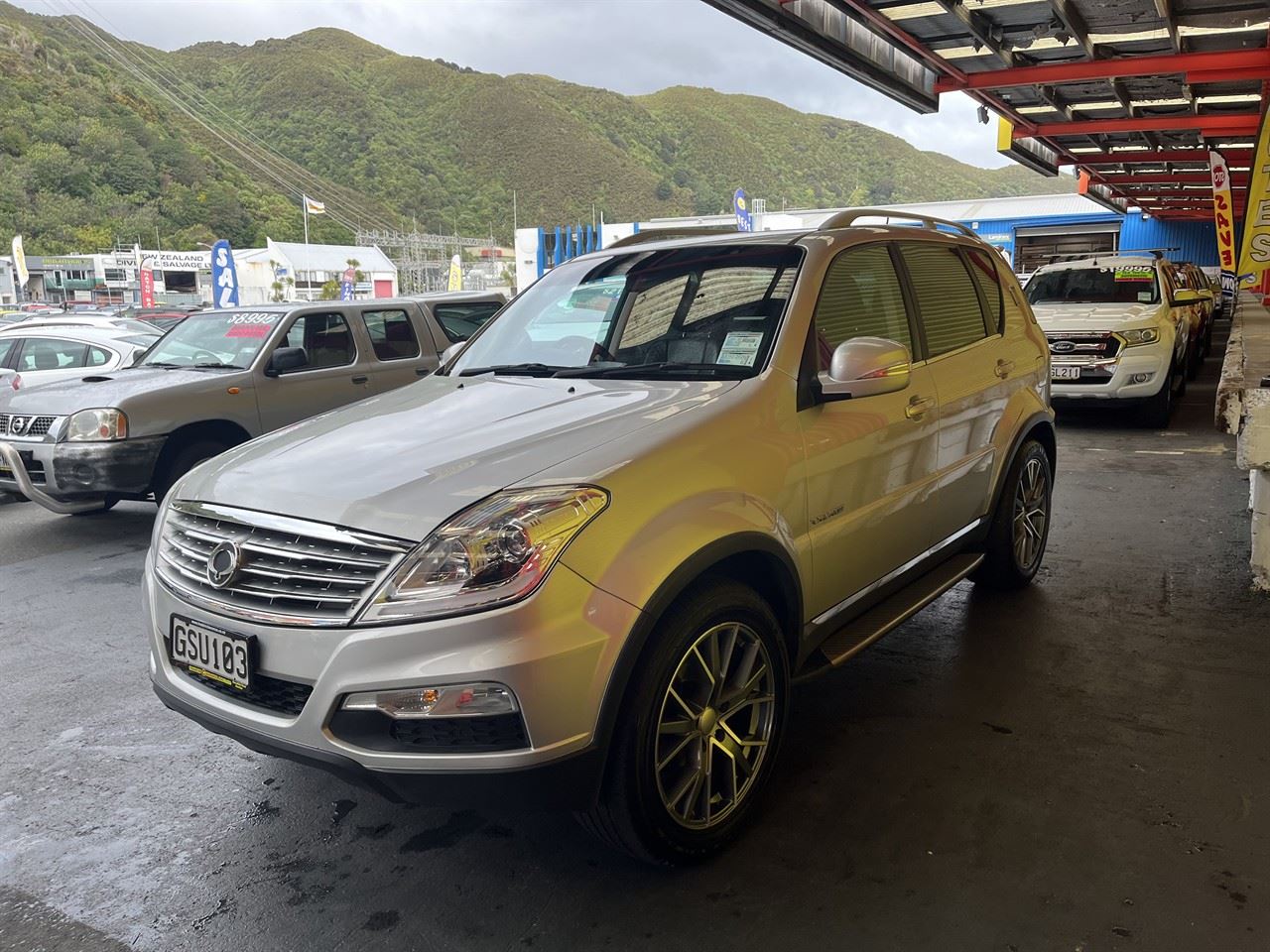 Vehicle image 3