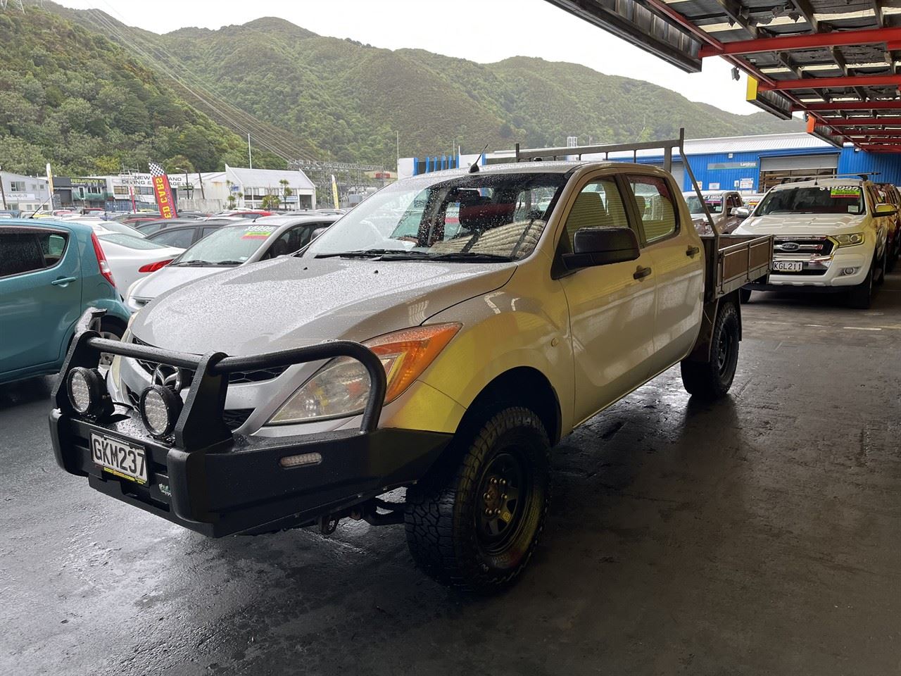 Vehicle image 3