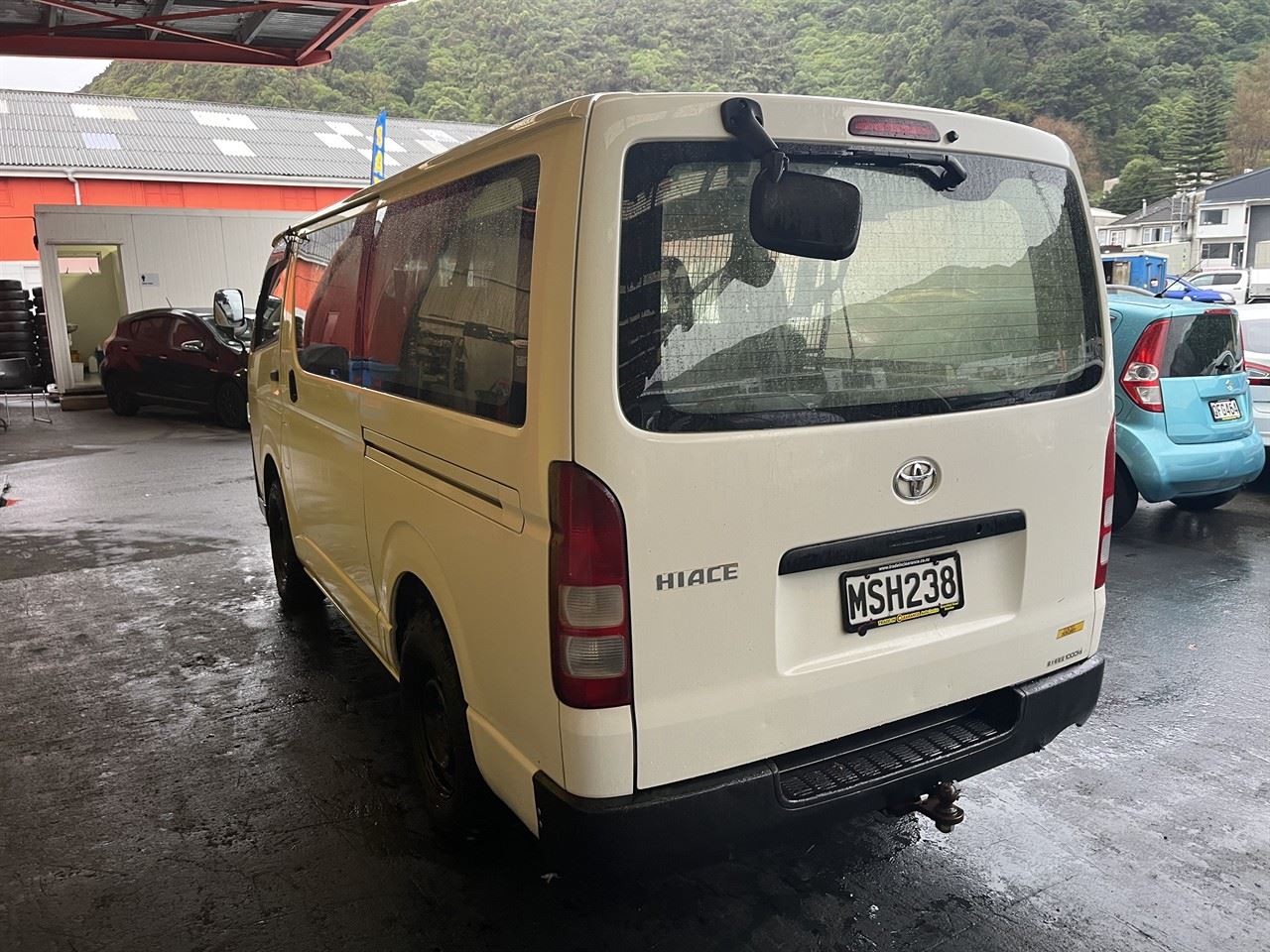 Vehicle image 5