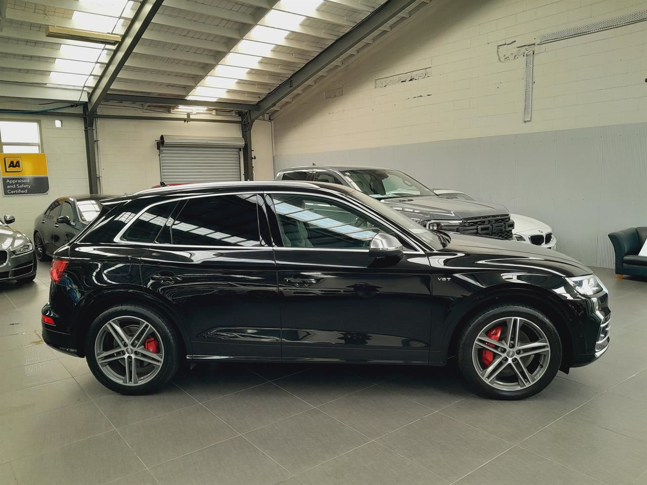 Vehicle image 3