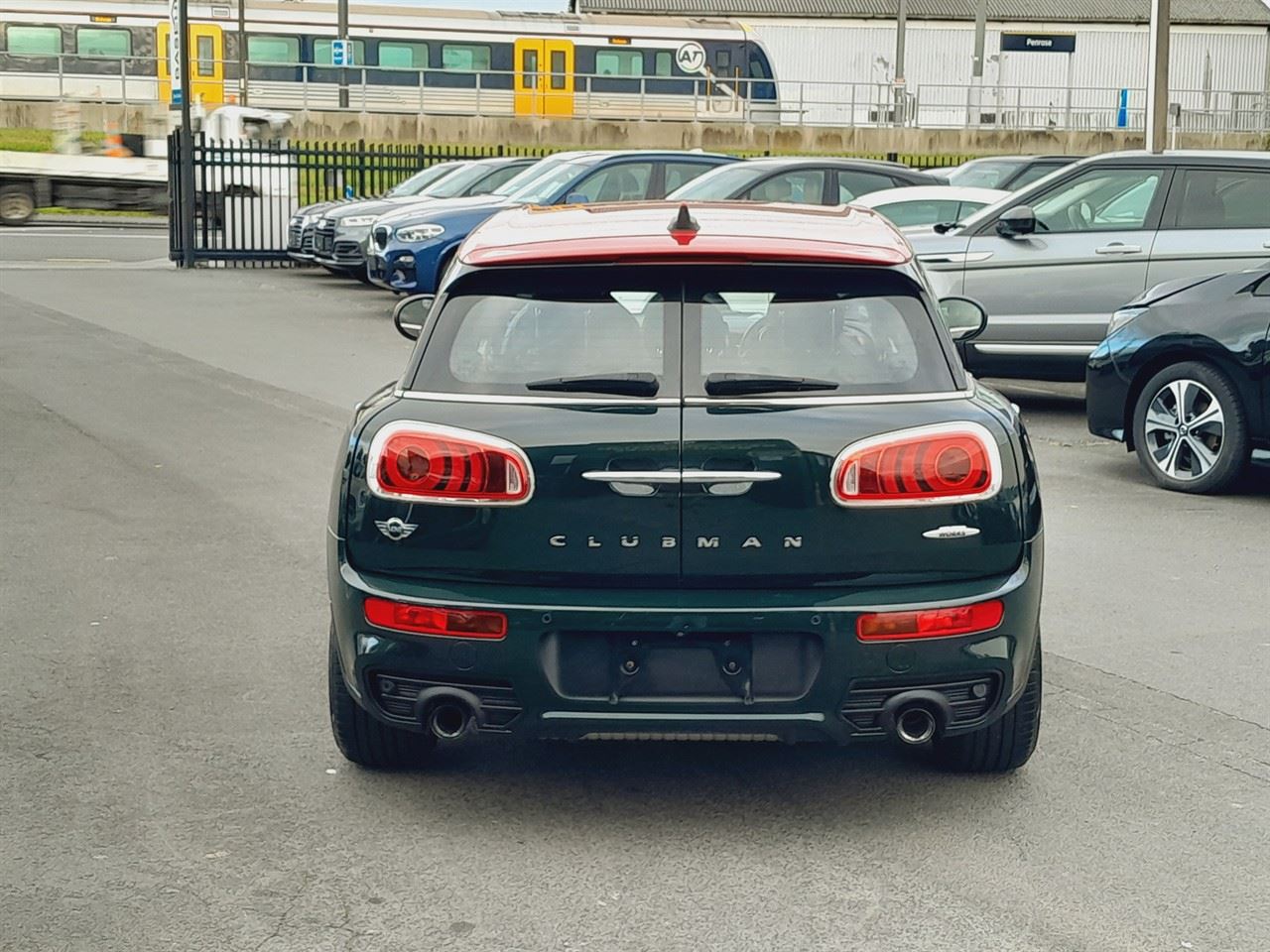 Vehicle image 5