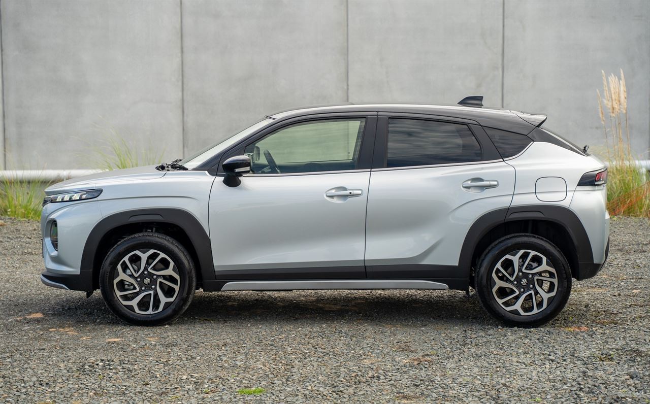 Vehicle image 5