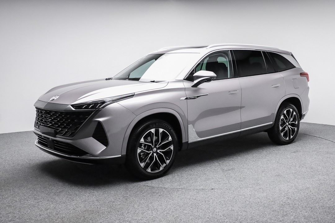 Vehicle image 3
