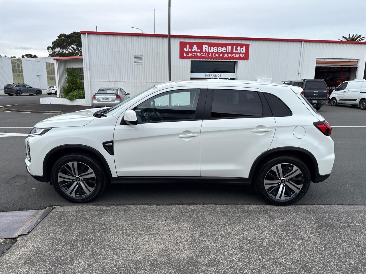 Vehicle image 5