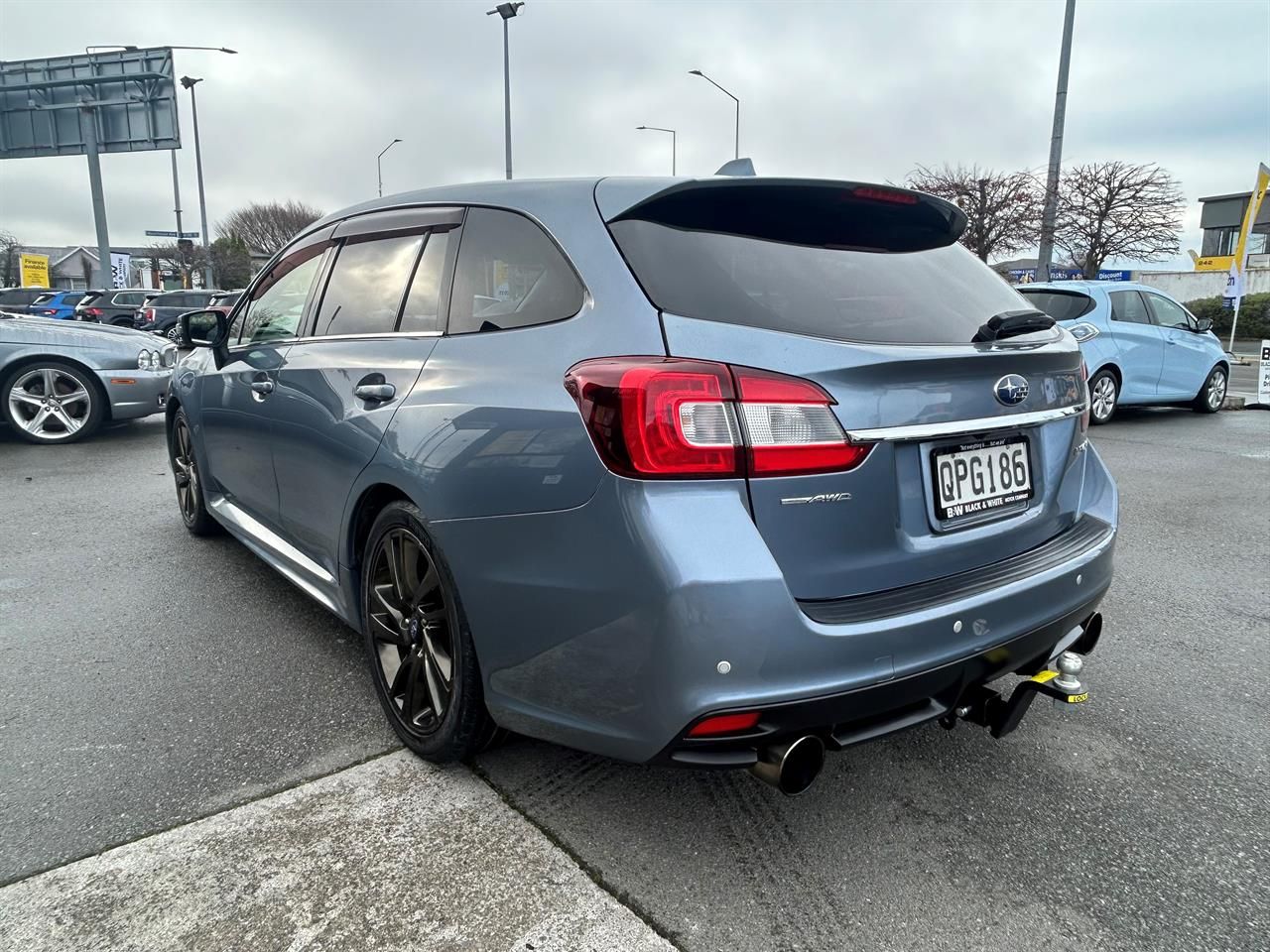 Vehicle image 5