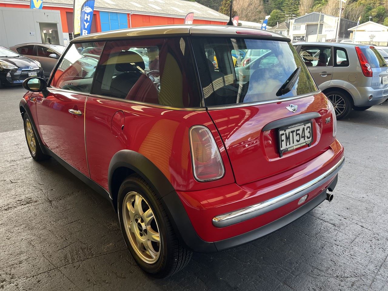 Vehicle image 4