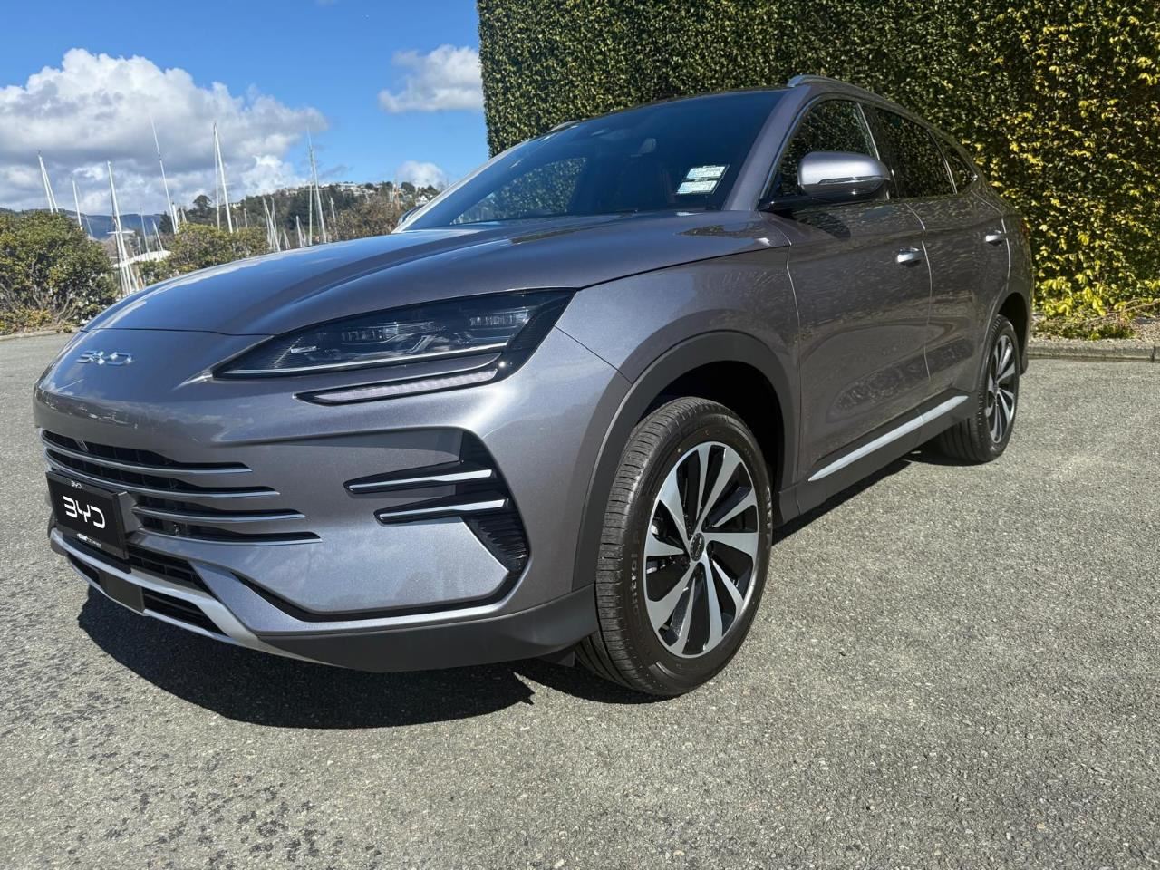 Vehicle image 5