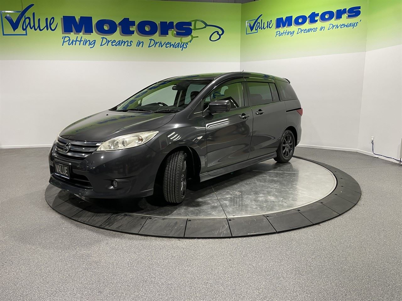 Vehicle image 3