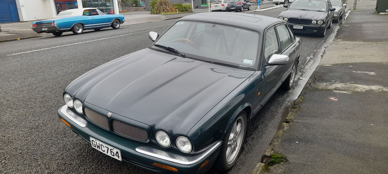 Vehicle image 1