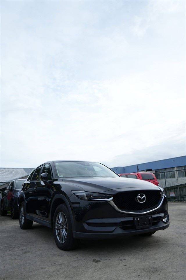 Vehicle image 5