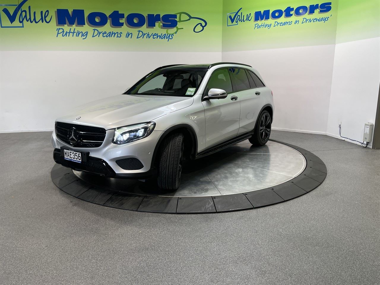 Vehicle image 3