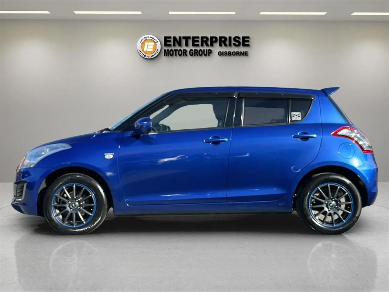 Vehicle image 4