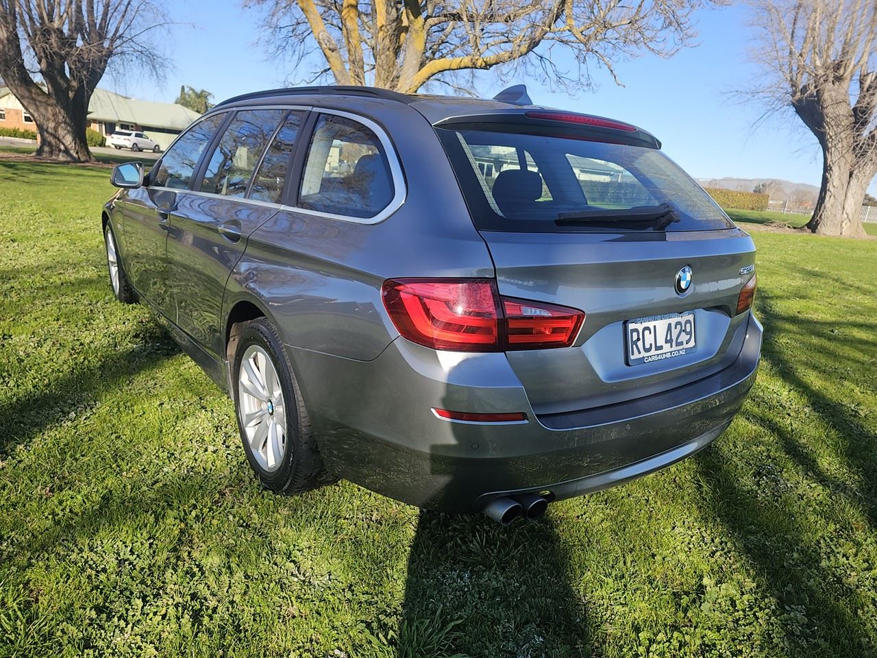 Vehicle image 3