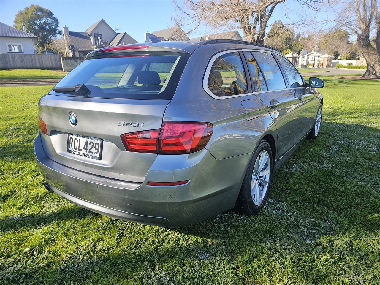 Vehicle image 4