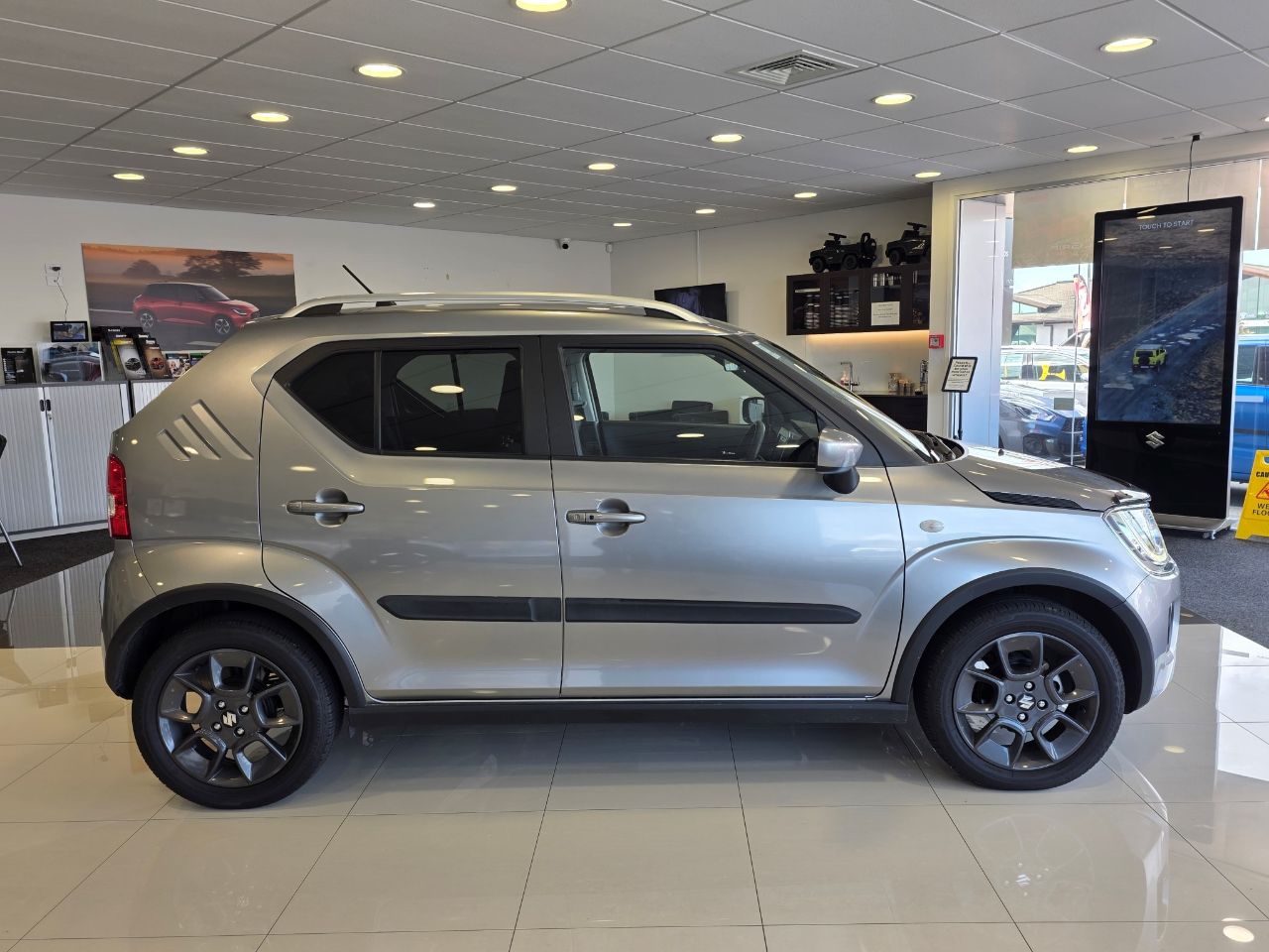 Vehicle image 3