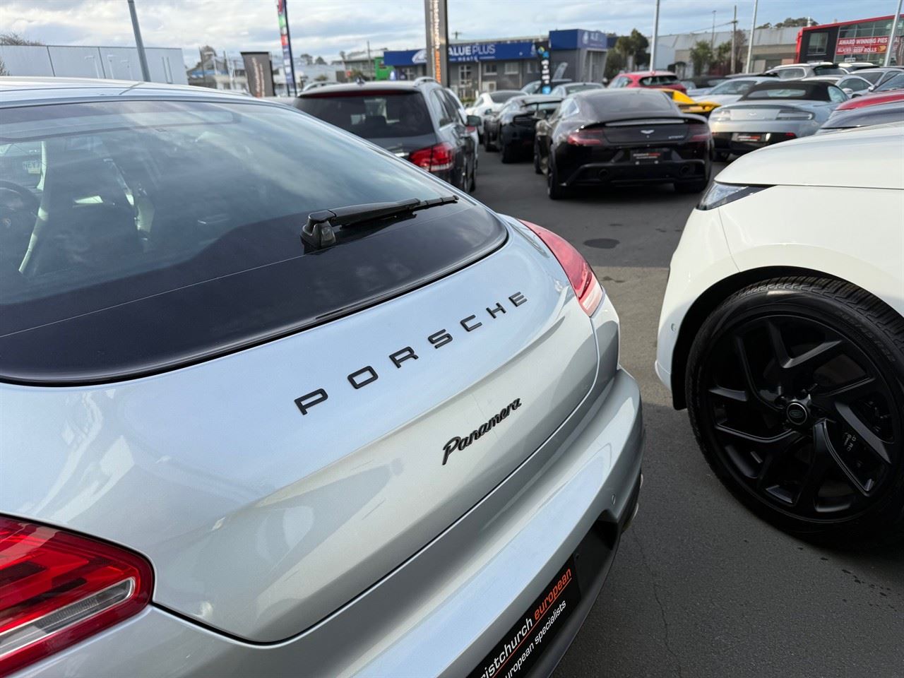 Vehicle image 5