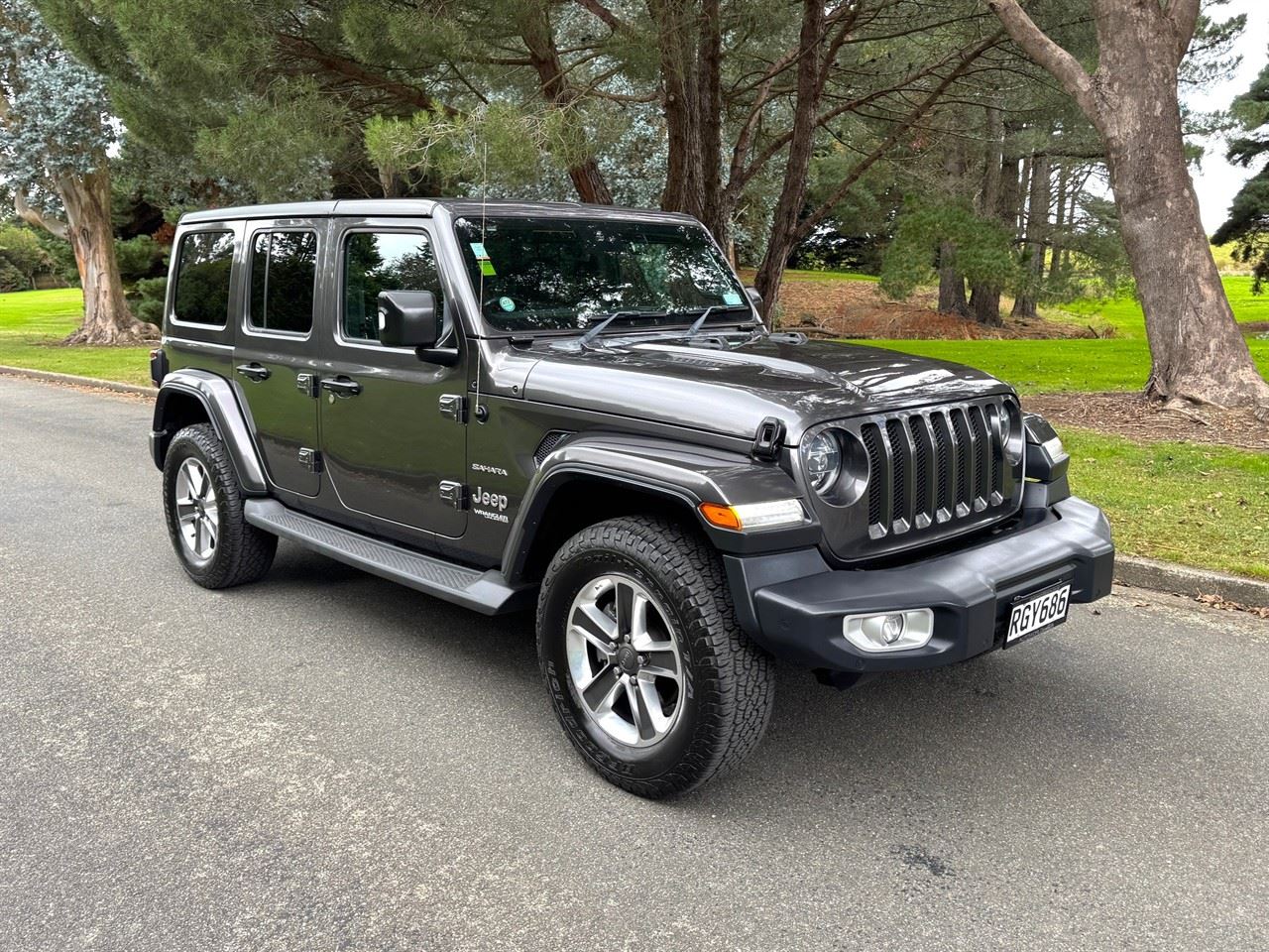 Vehicle image 3