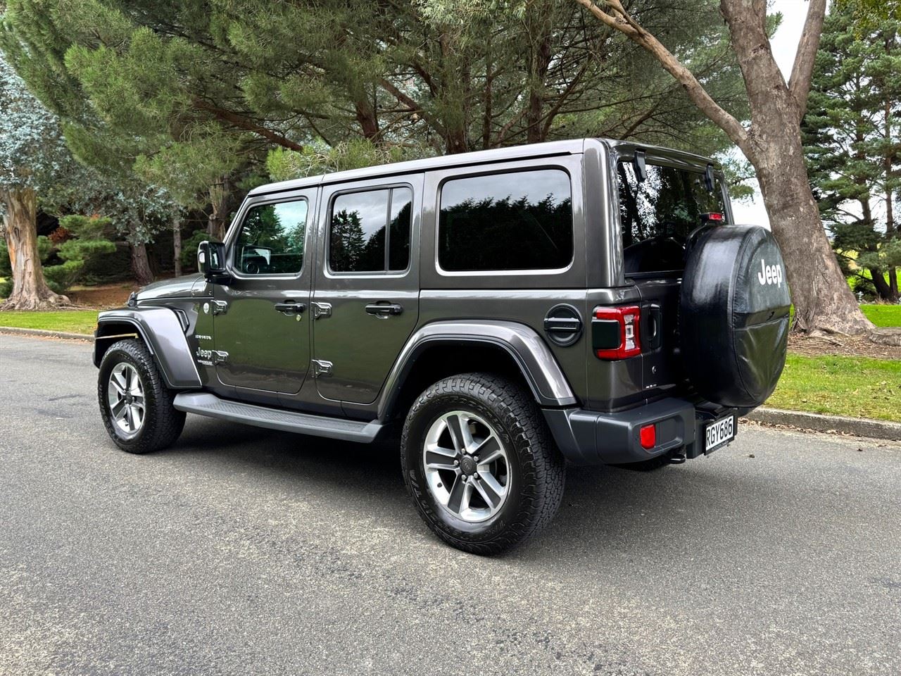 Vehicle image 4