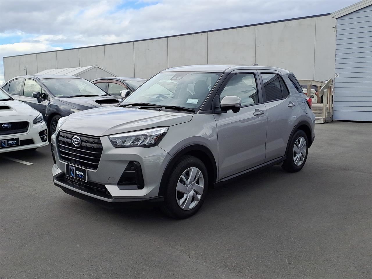 Vehicle image 3