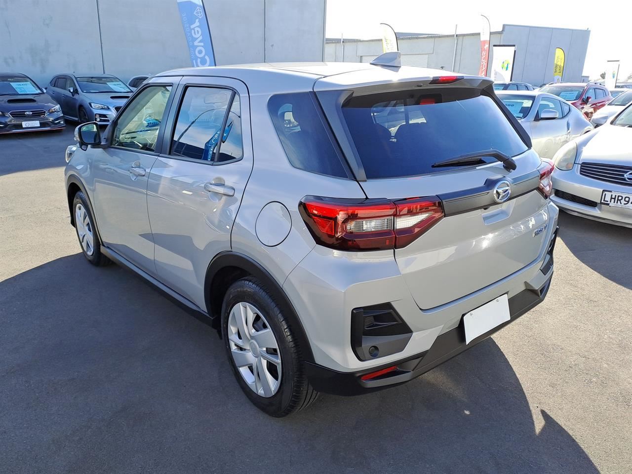 Vehicle image 5