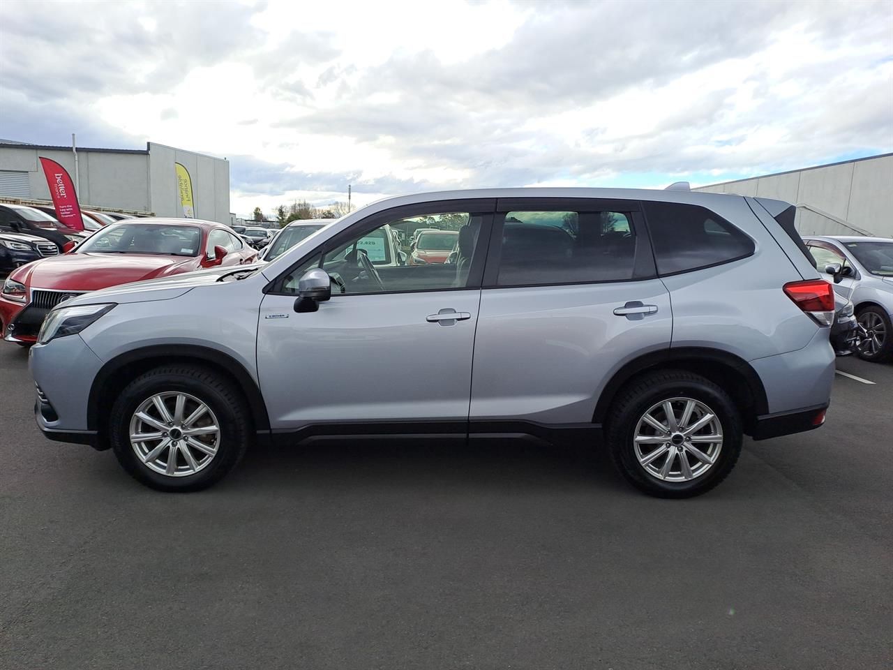 Vehicle image 4