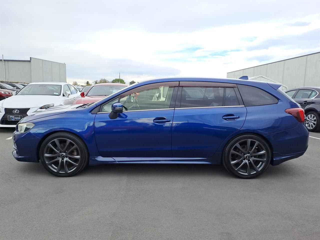 Vehicle image 4