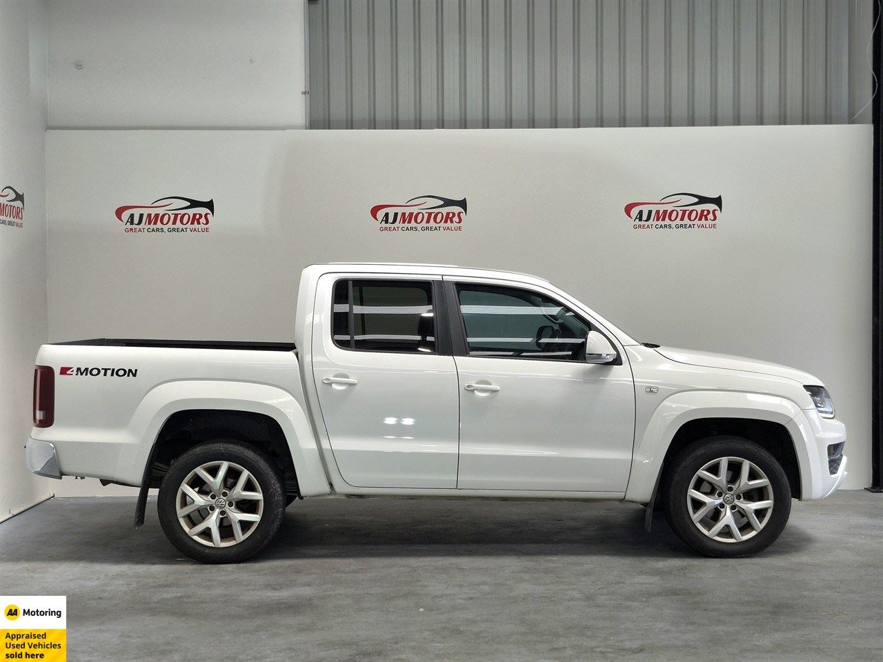 Vehicle image 3