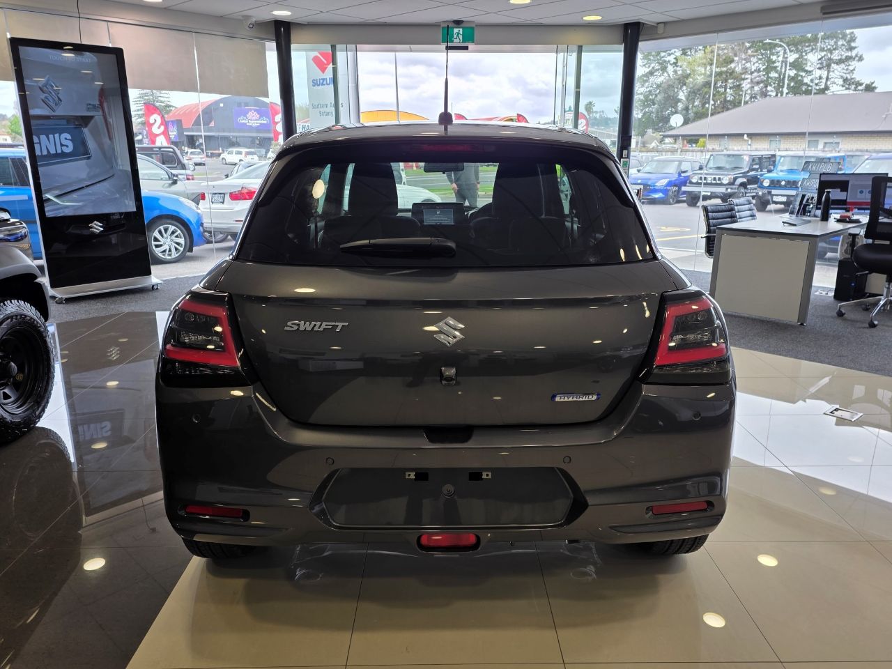 Vehicle image 5
