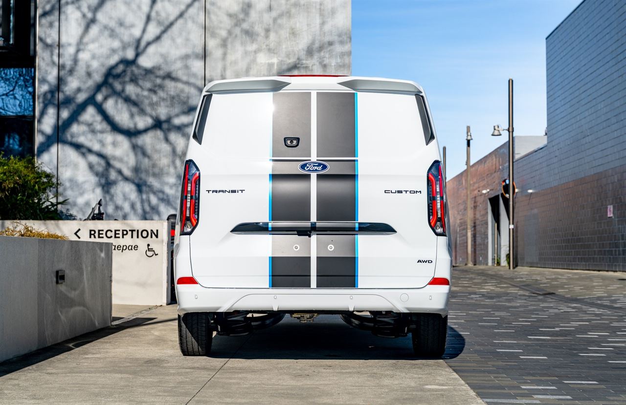 Vehicle image 5