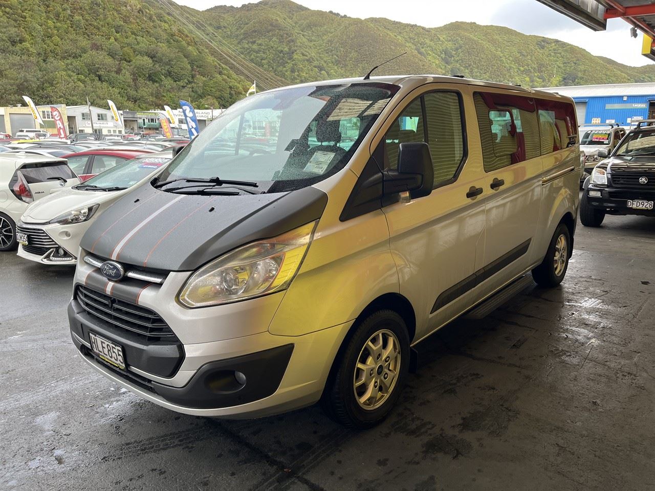 Vehicle image 3