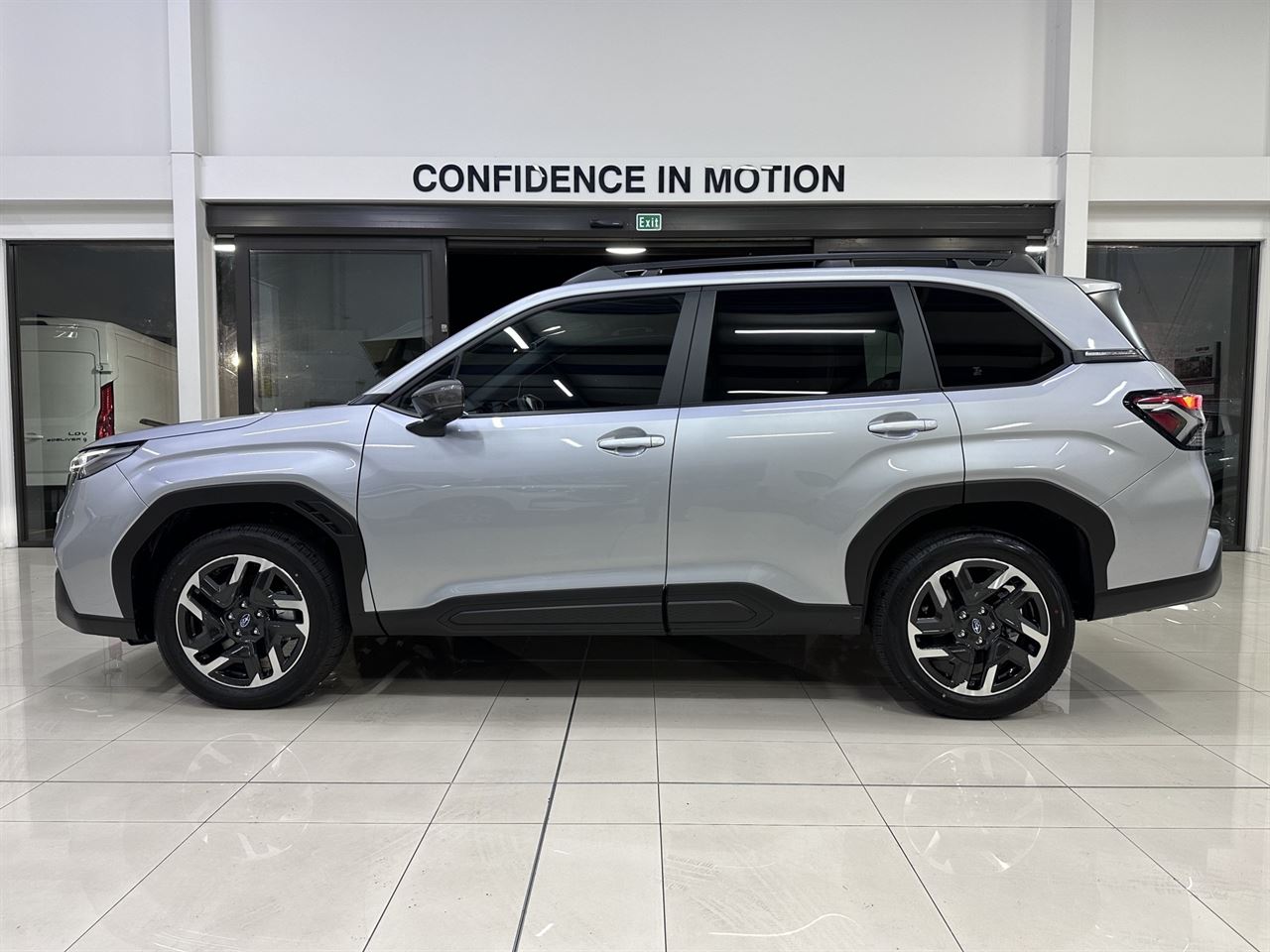 Vehicle image 4