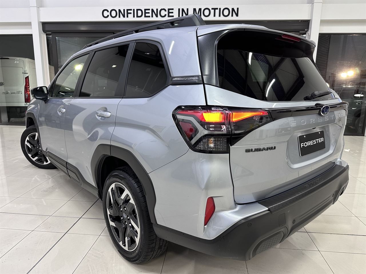 Vehicle image 5