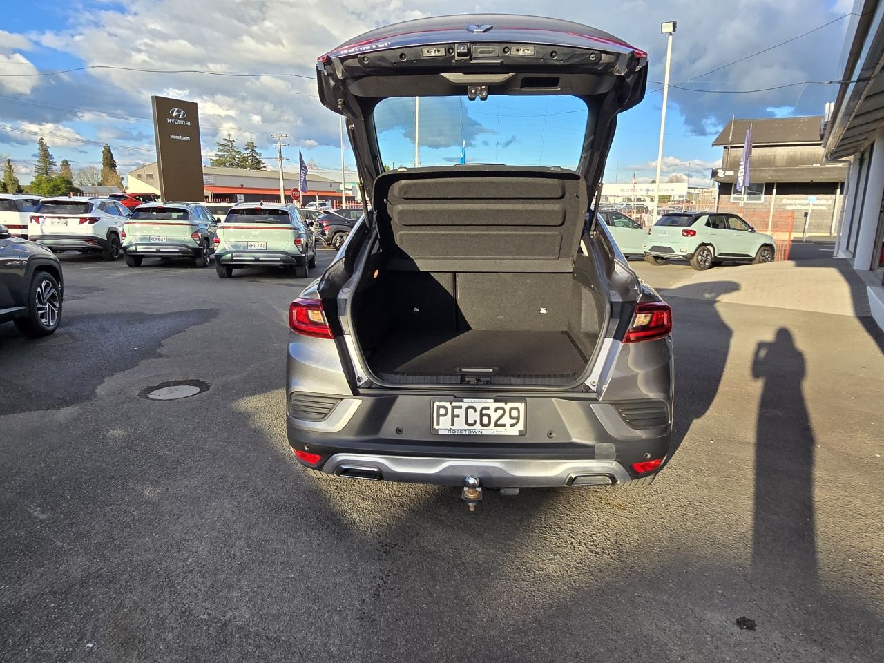 Vehicle image 5