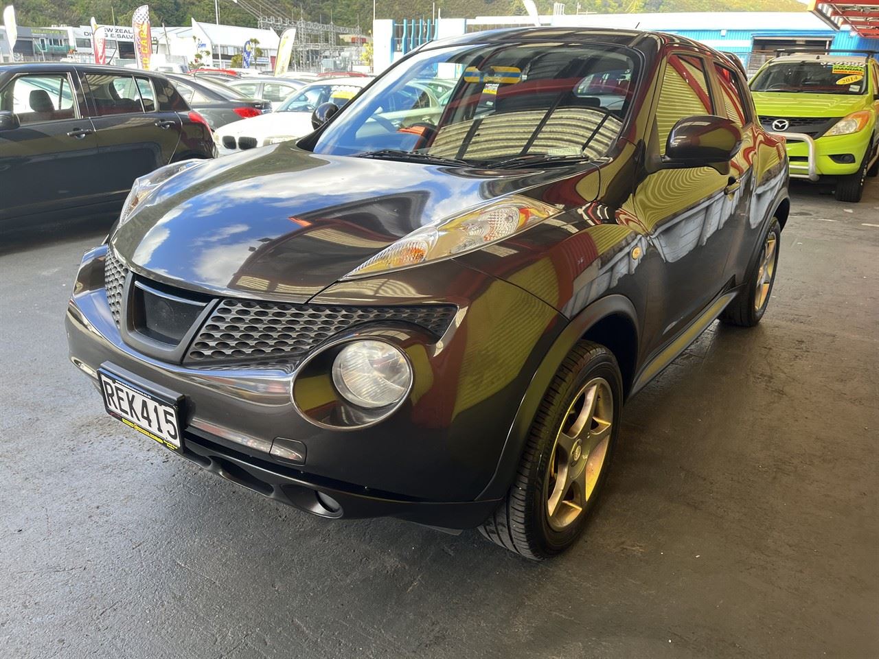 Vehicle image 3