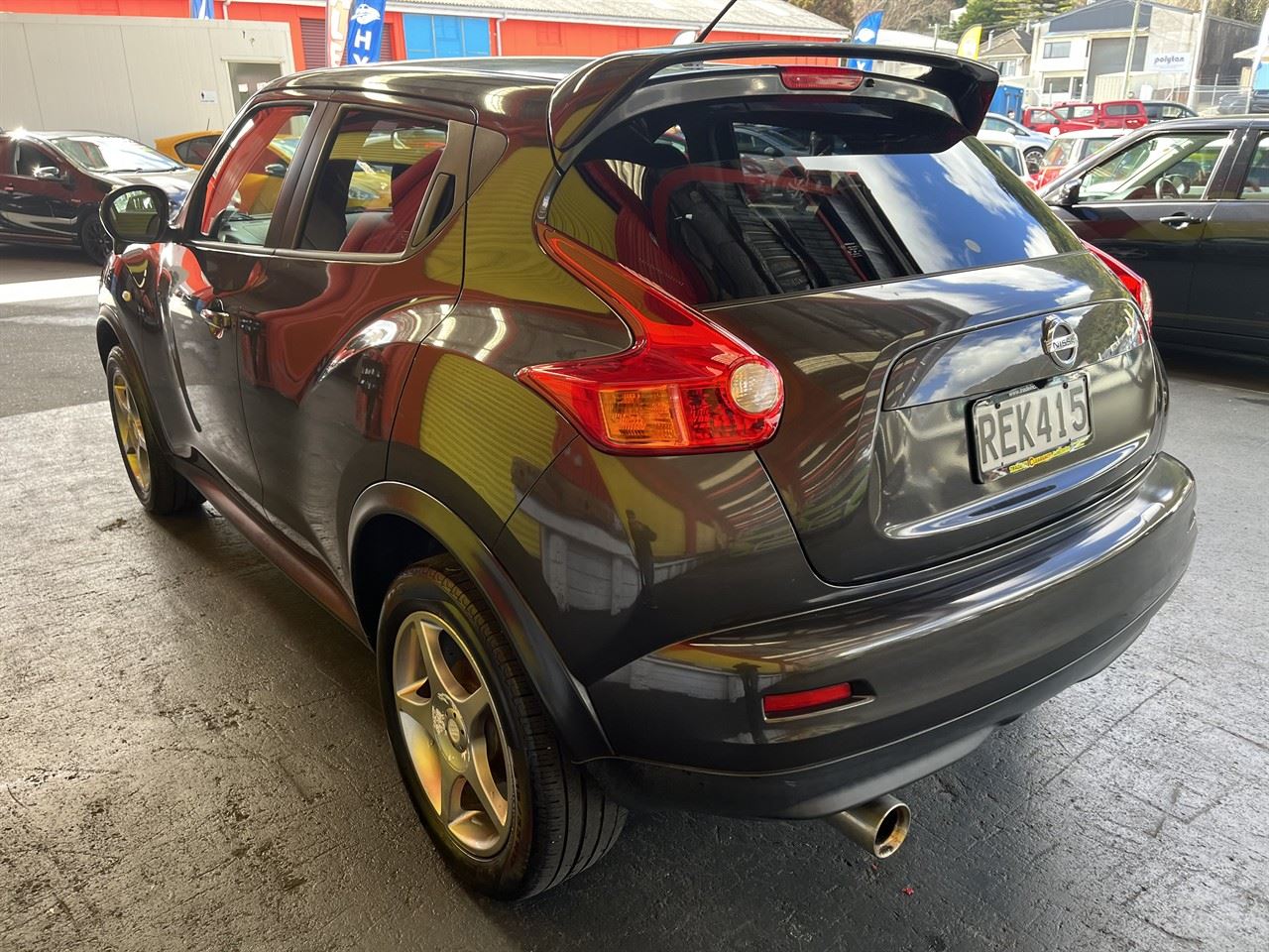 Vehicle image 4
