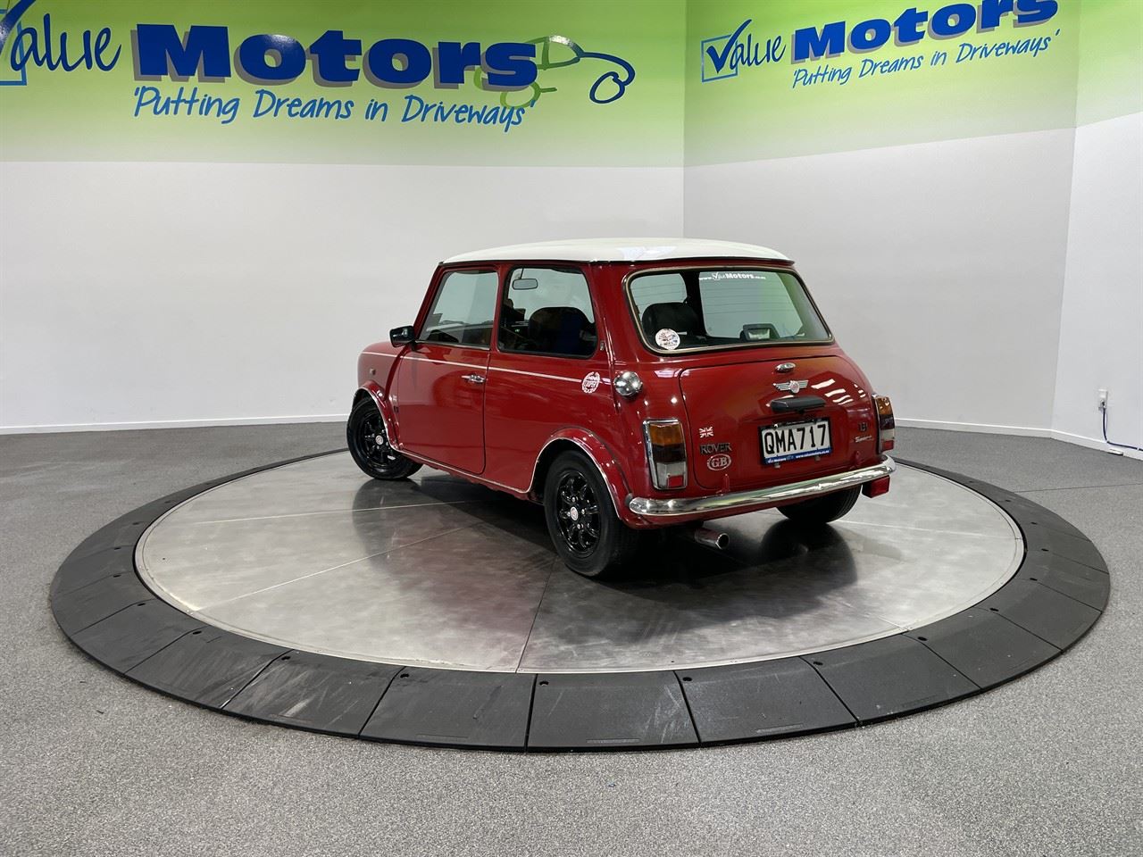Vehicle image 5