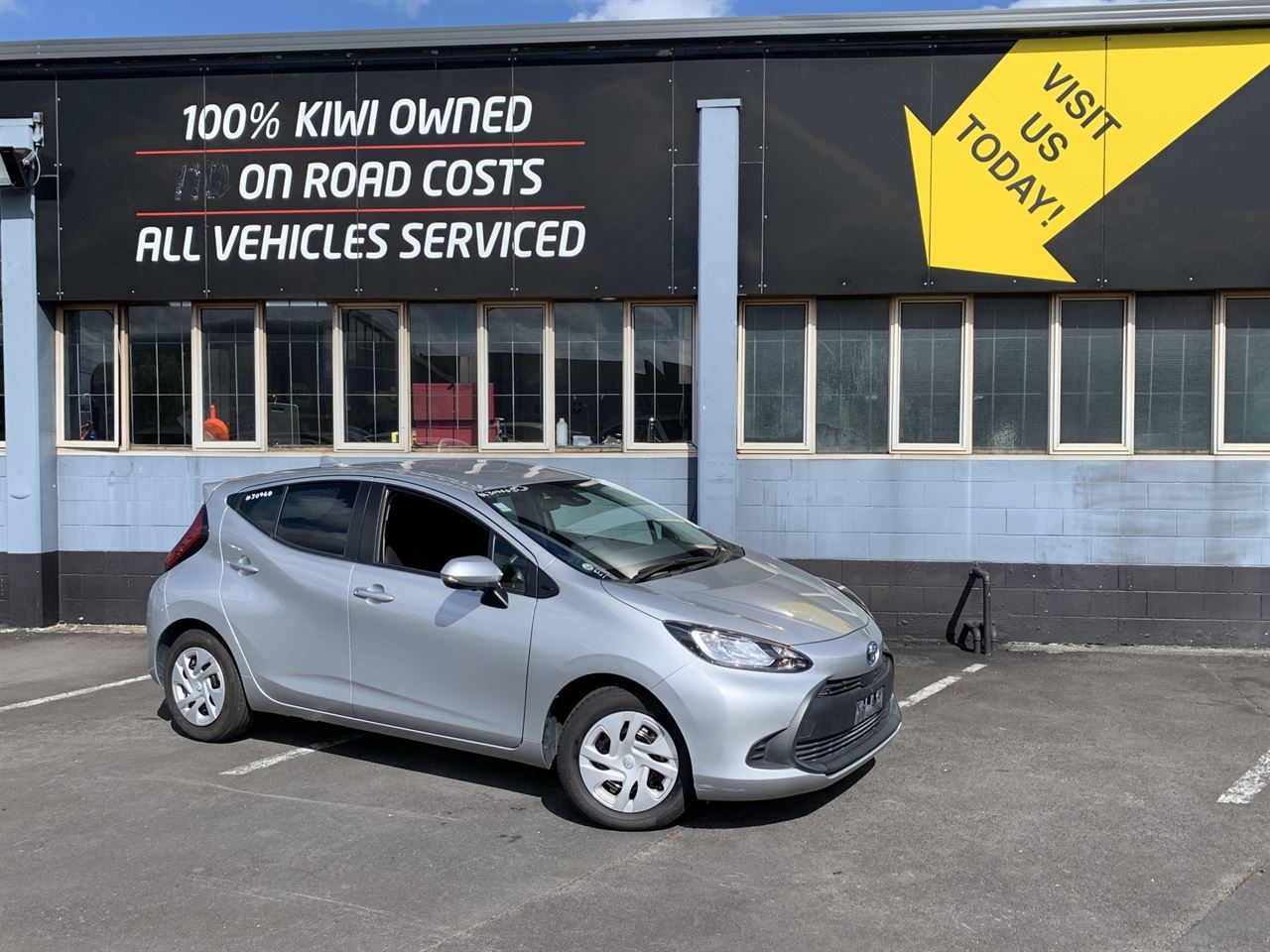 Vehicle image 3