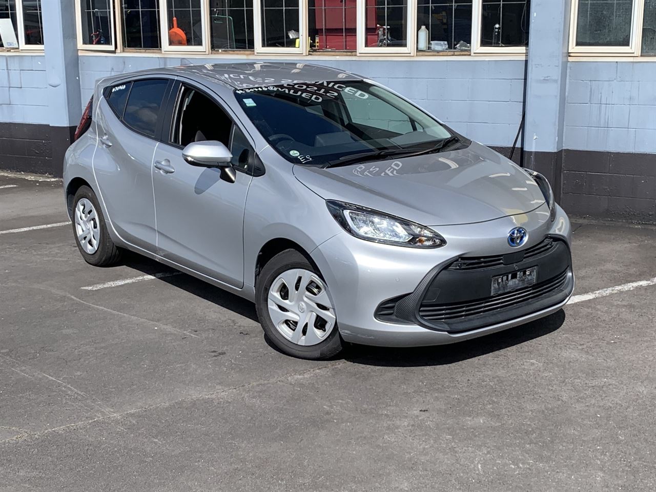 Vehicle image 4