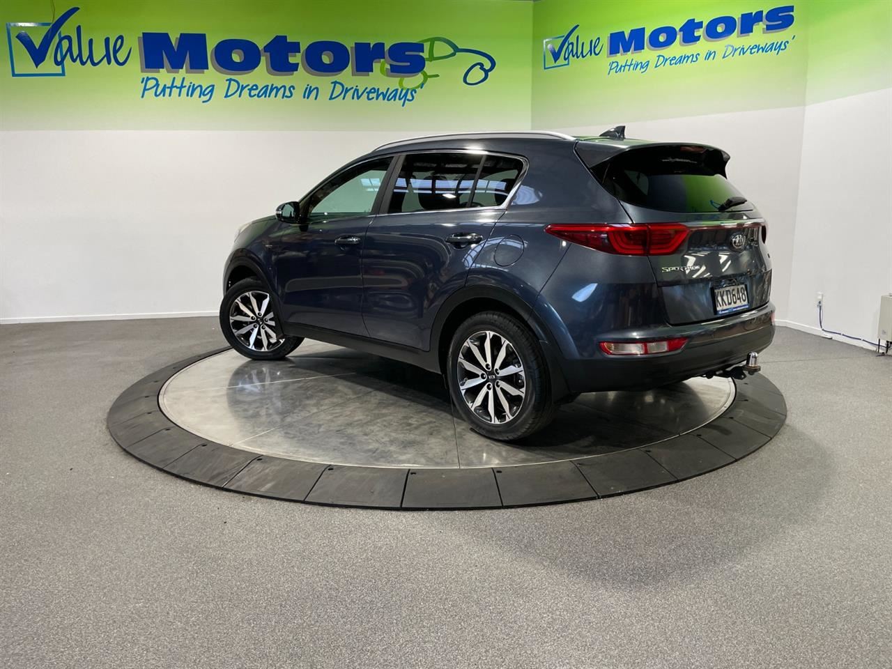 Vehicle image 5