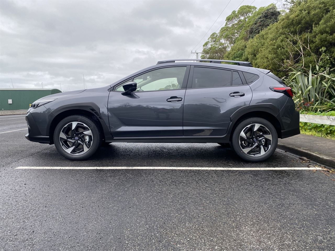 Vehicle image 5