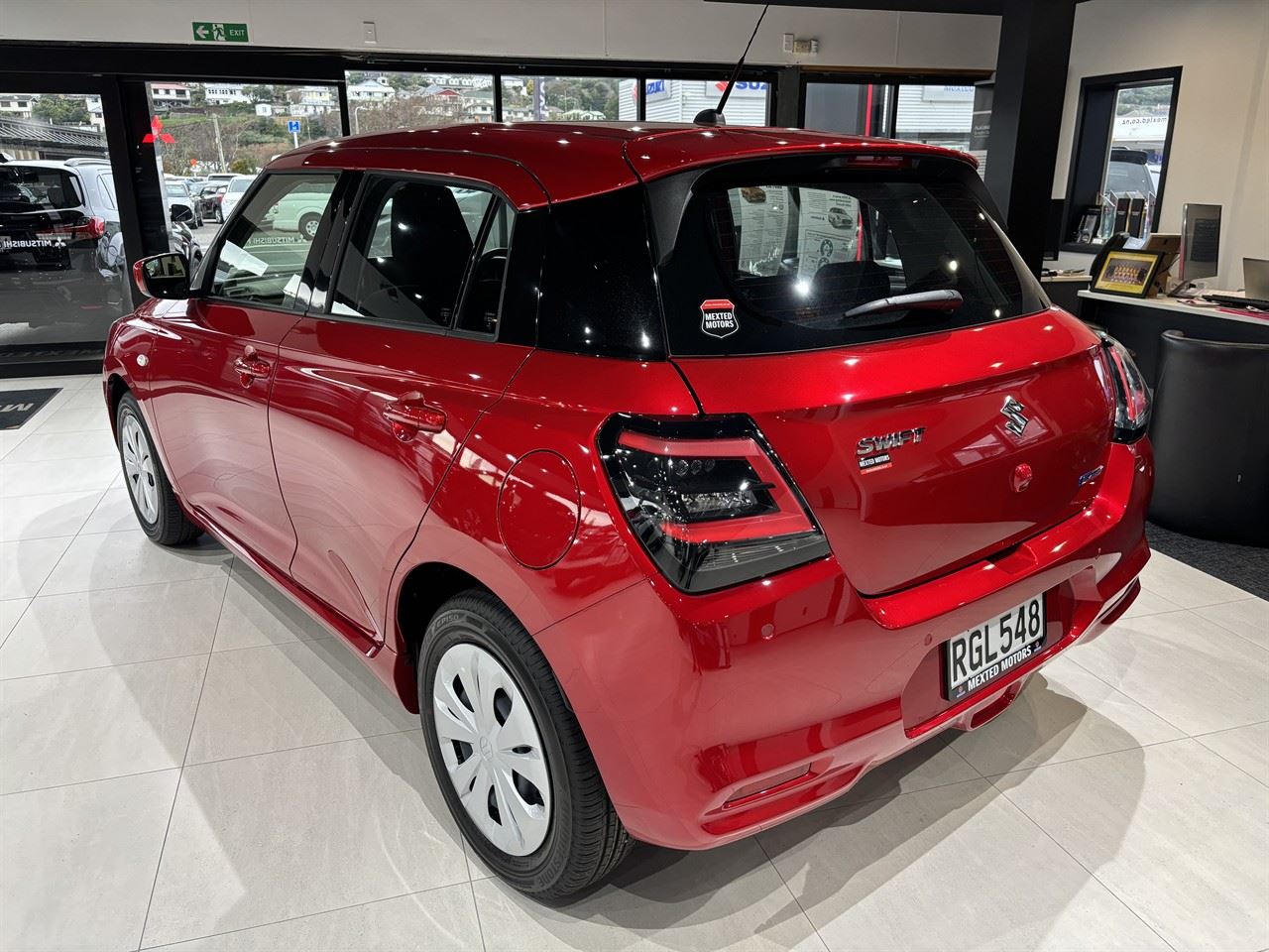 Vehicle image 4