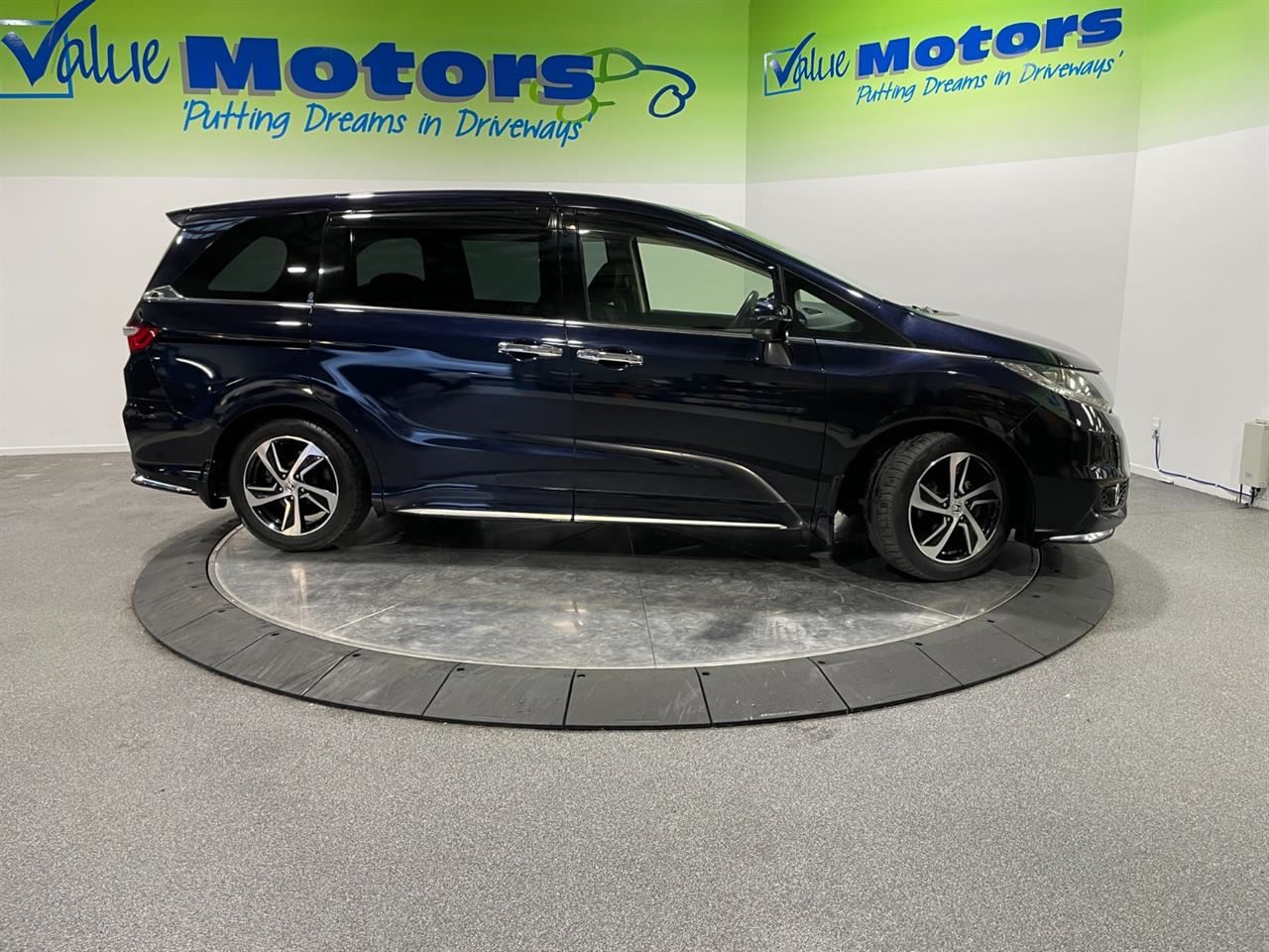 Vehicle image 5